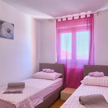 Nyaraló Glory *