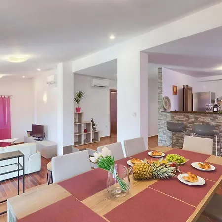 Glory Tatil Evi Pula