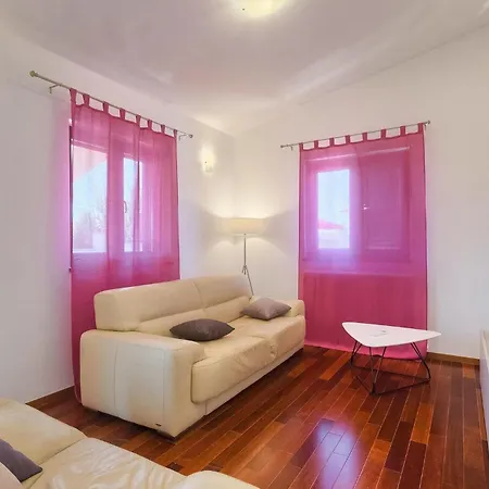 Glory Tatil Evi Pula