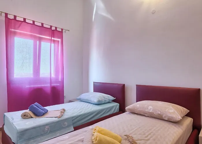 Glory Vikendica Pula